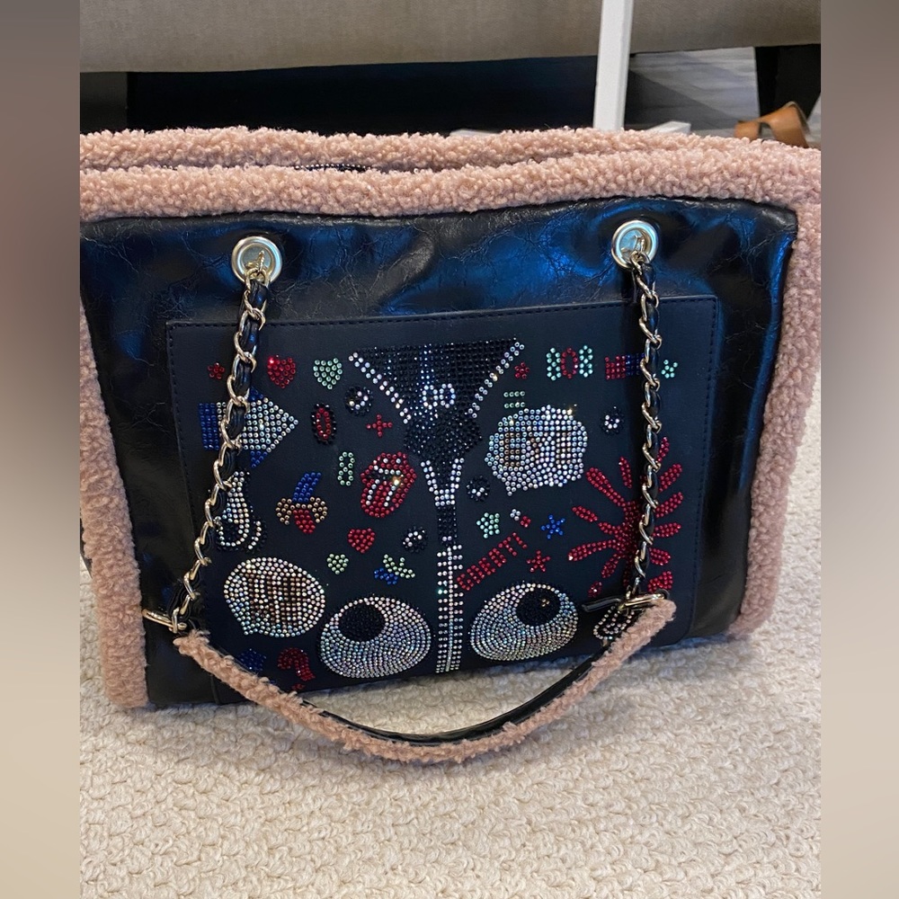 Black hand bag